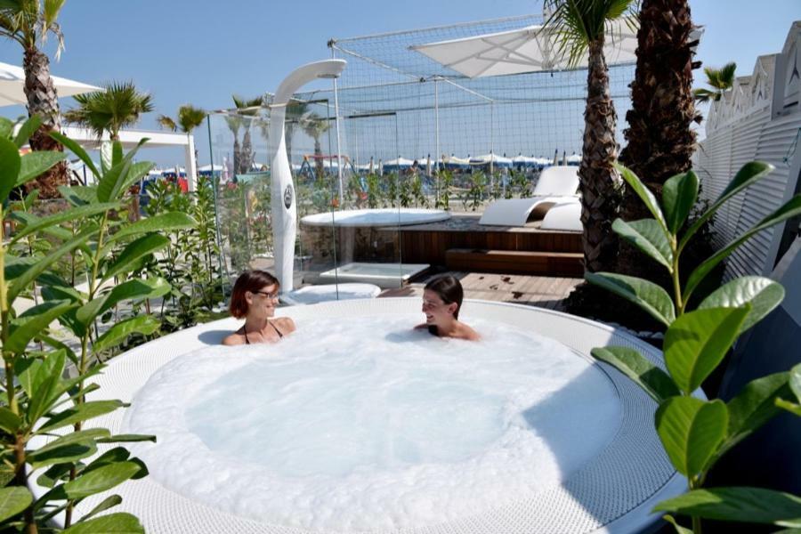 Hotel Liane Riccione Eksteriør billede